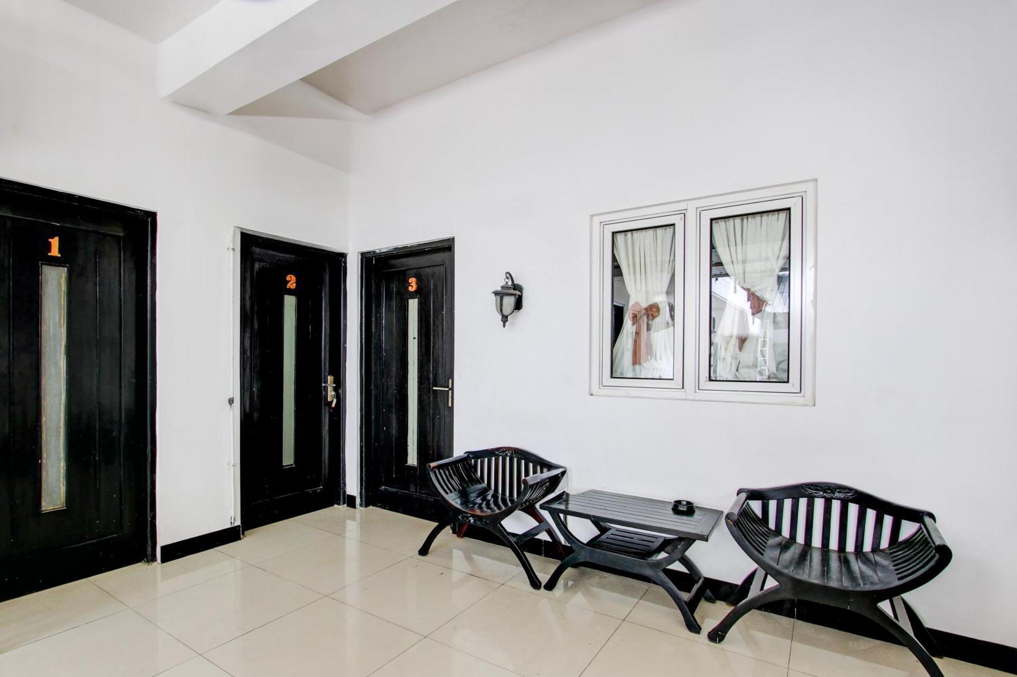 Oyo 409 Pondok Helomi Kalasan Exterior photo